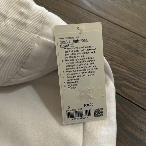 NWT lululemon Scuba High Rise Short - Picture 4 of 4